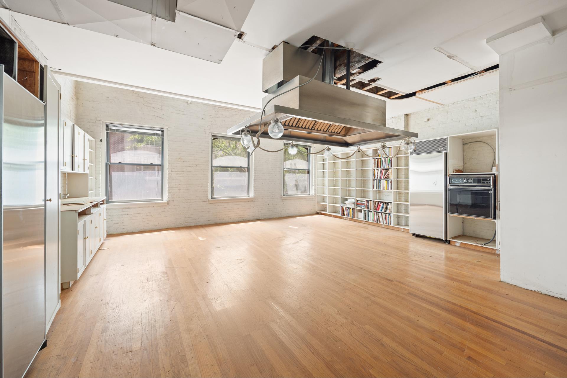 443 W 19TH Street
