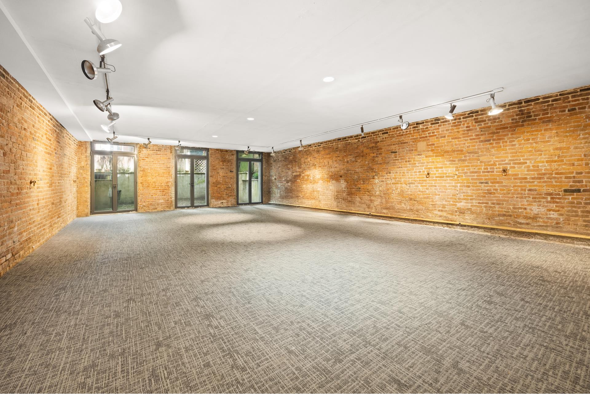 443 W 19TH Street