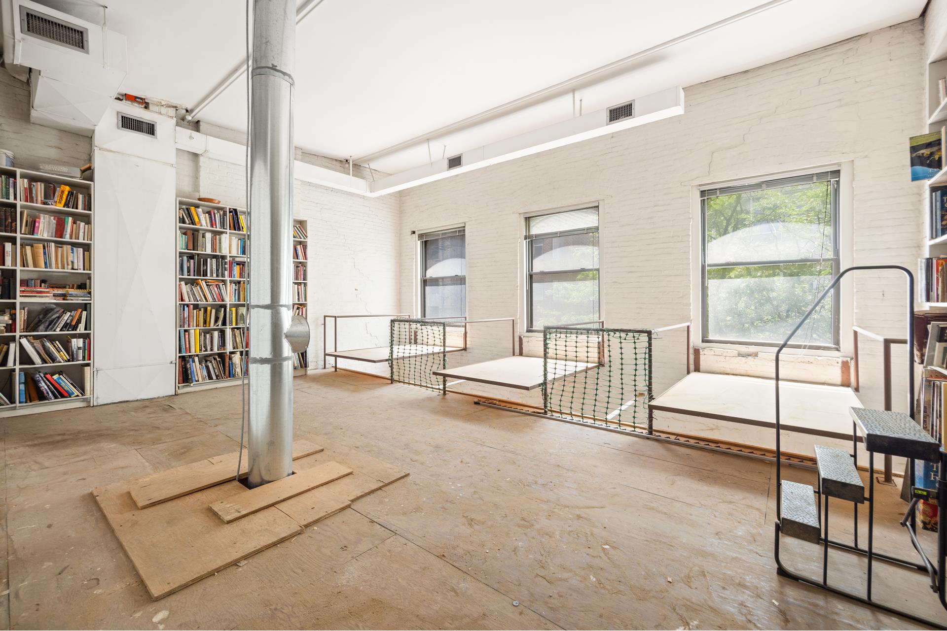 443 W 19TH Street