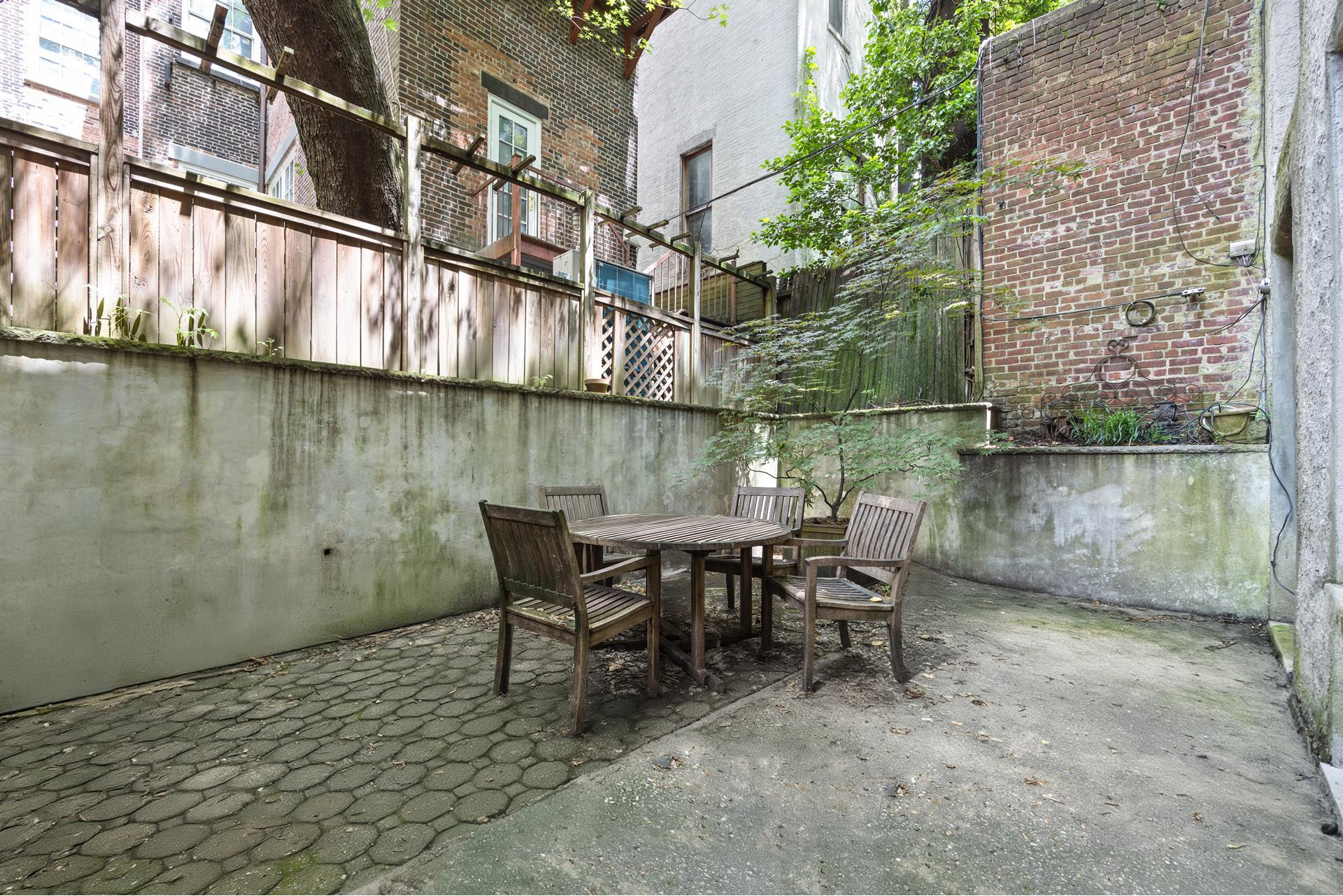 443 W 19TH Street