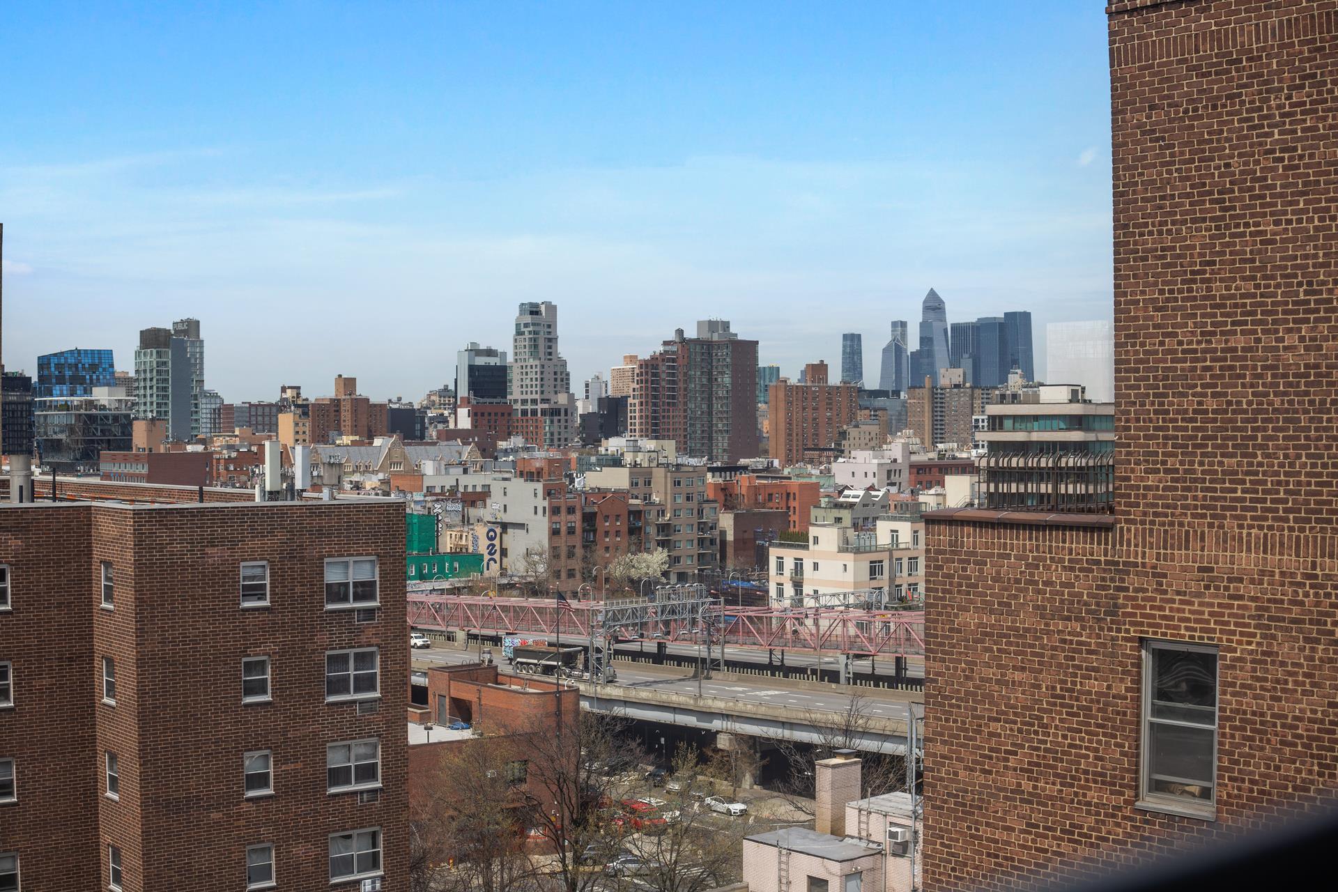 500 GRAND Street B11C