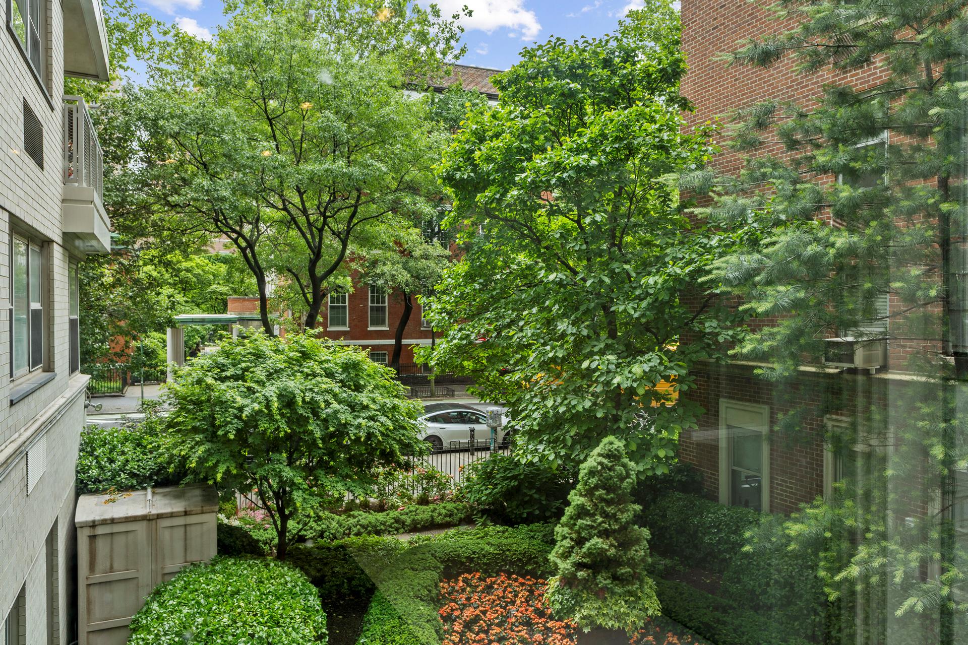 2 5TH Avenue 2E