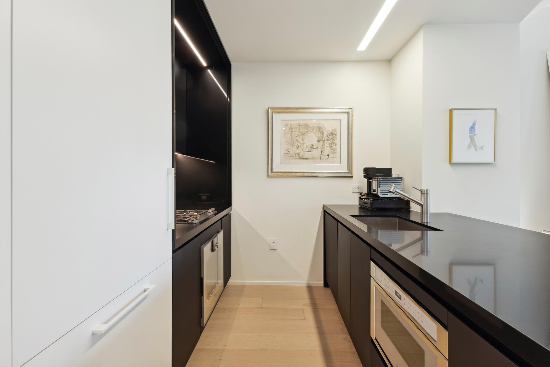 121 E 22ND Street N603