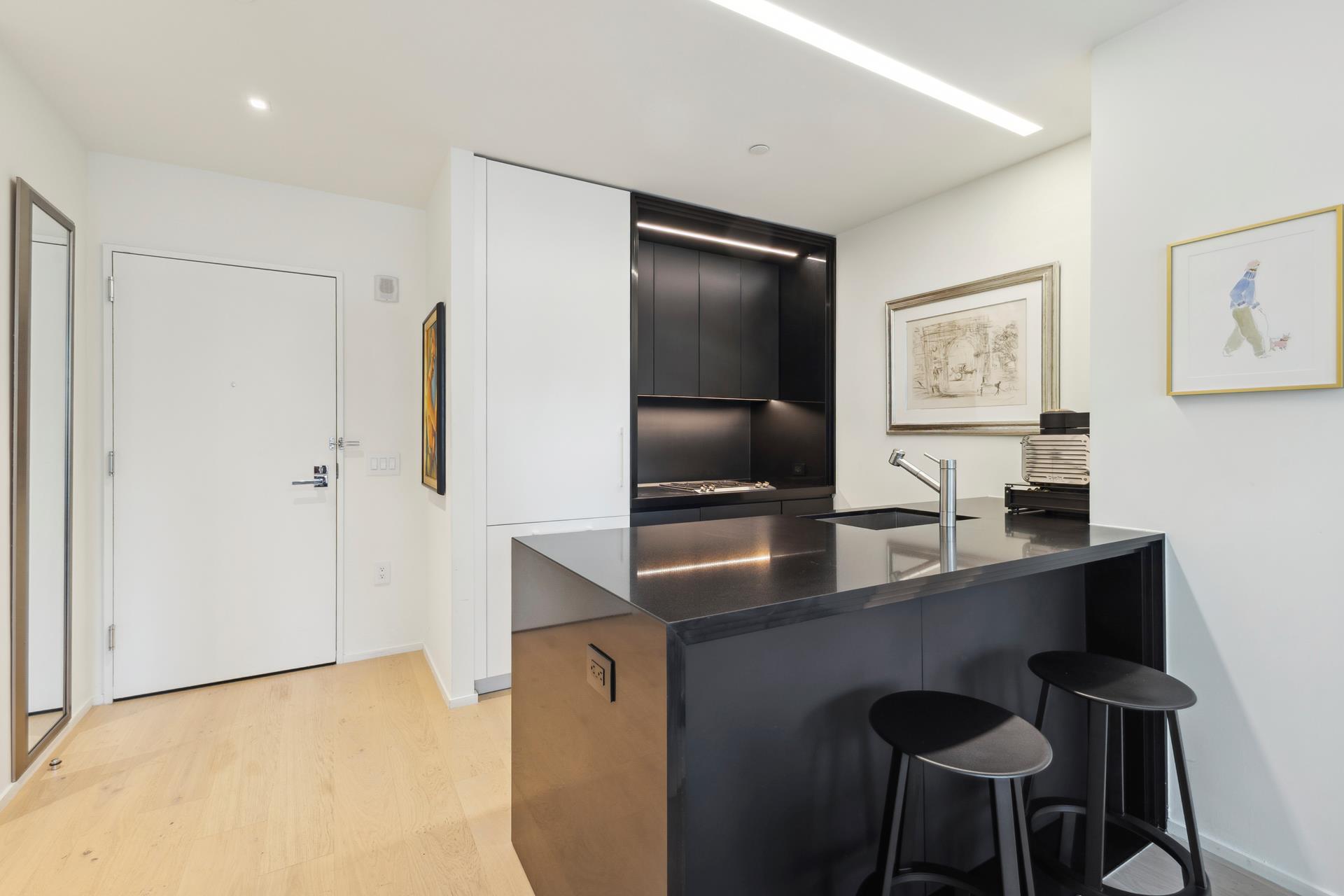 121 E 22ND Street N603