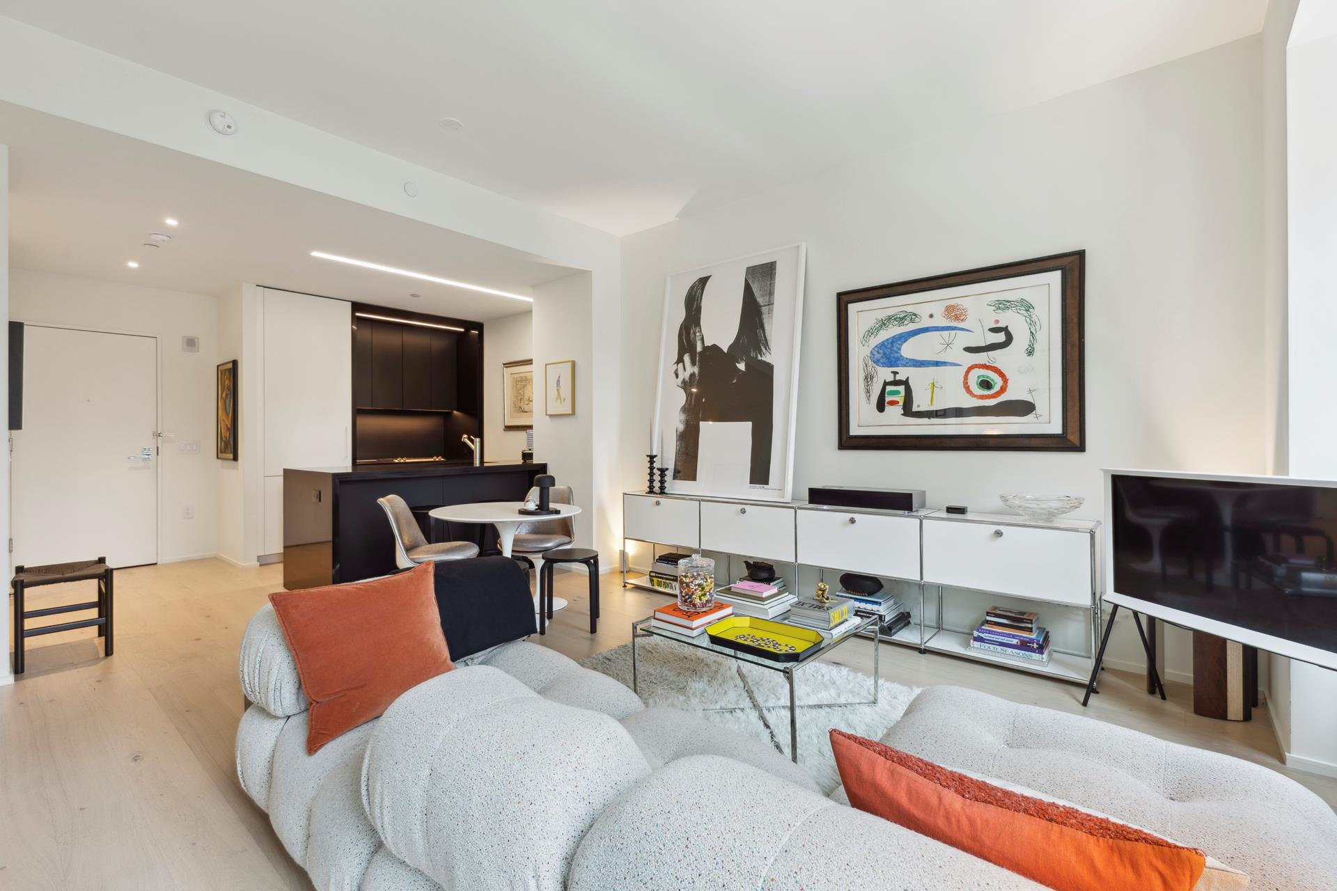 121 E 22ND Street N603