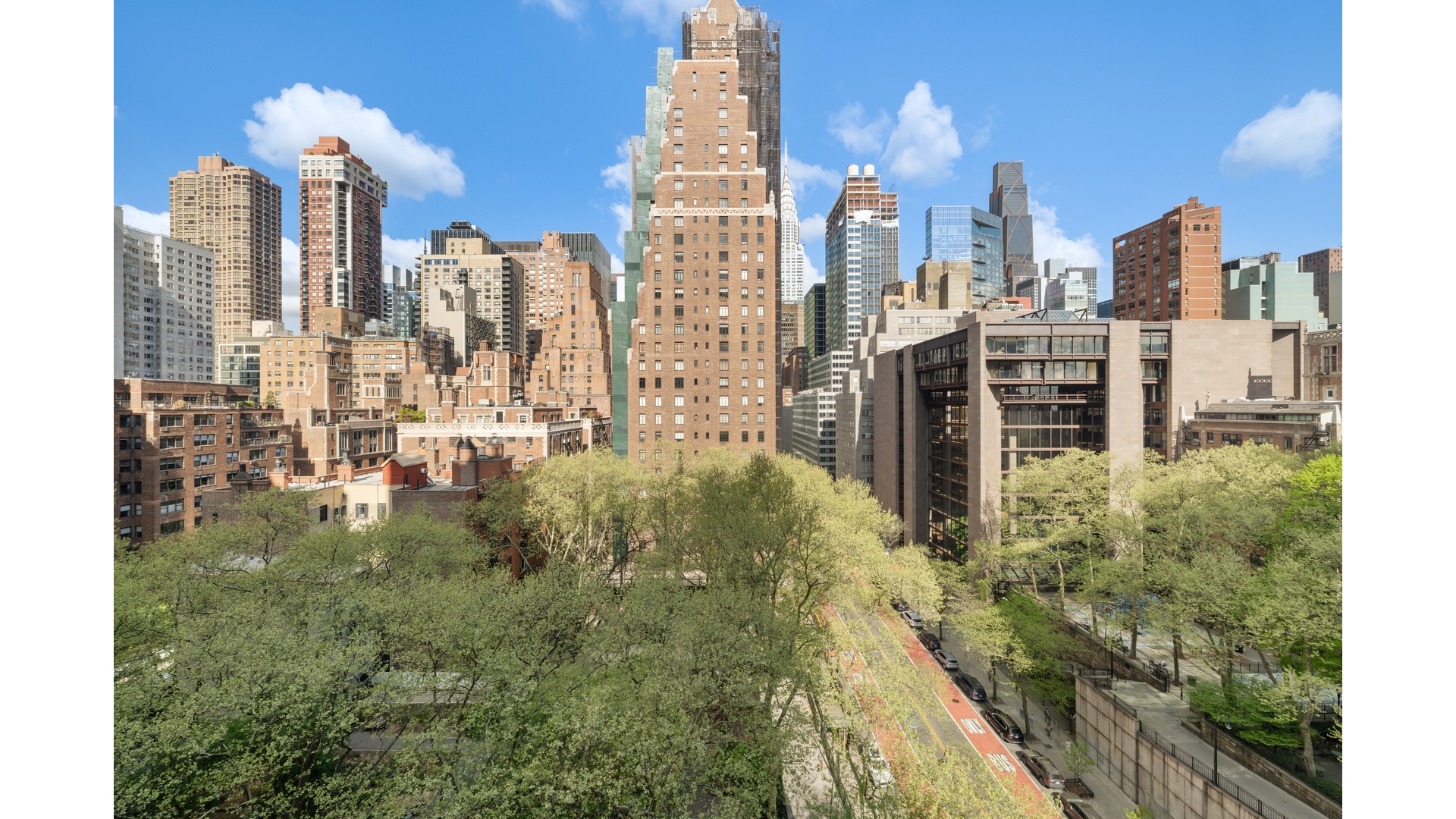 25 TUDOR CITY Place 1005