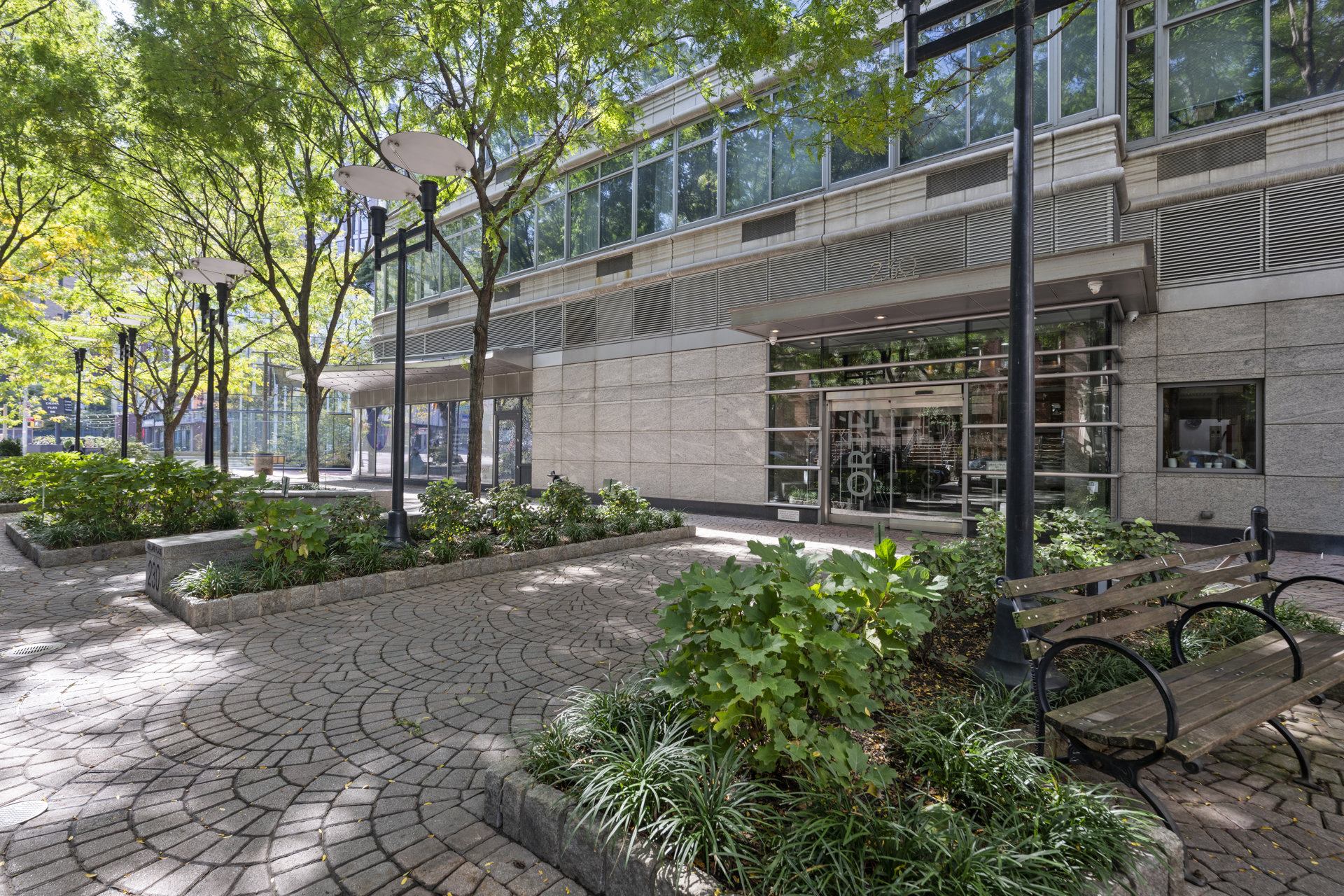 230 ASHLAND Place 21D