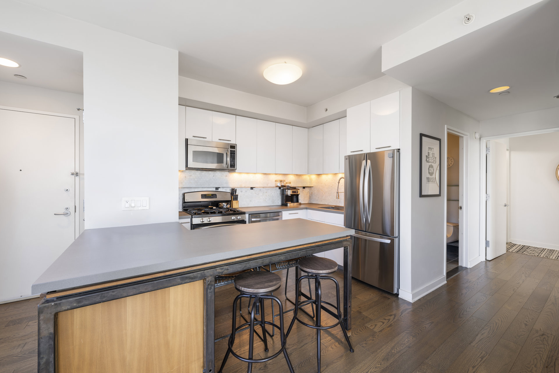 230 ASHLAND Place 21D