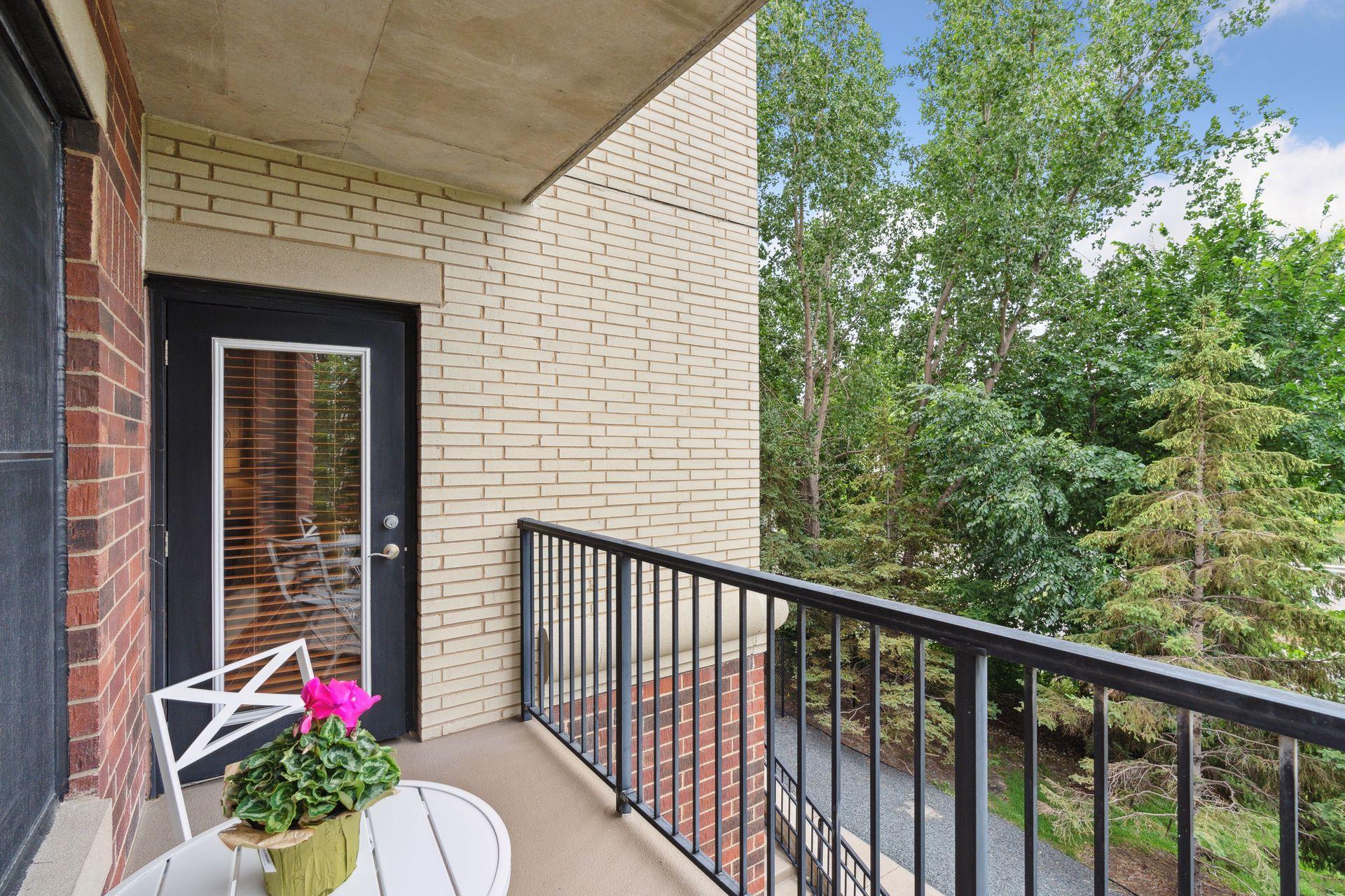 317 Groveland Avenue Unit: 214