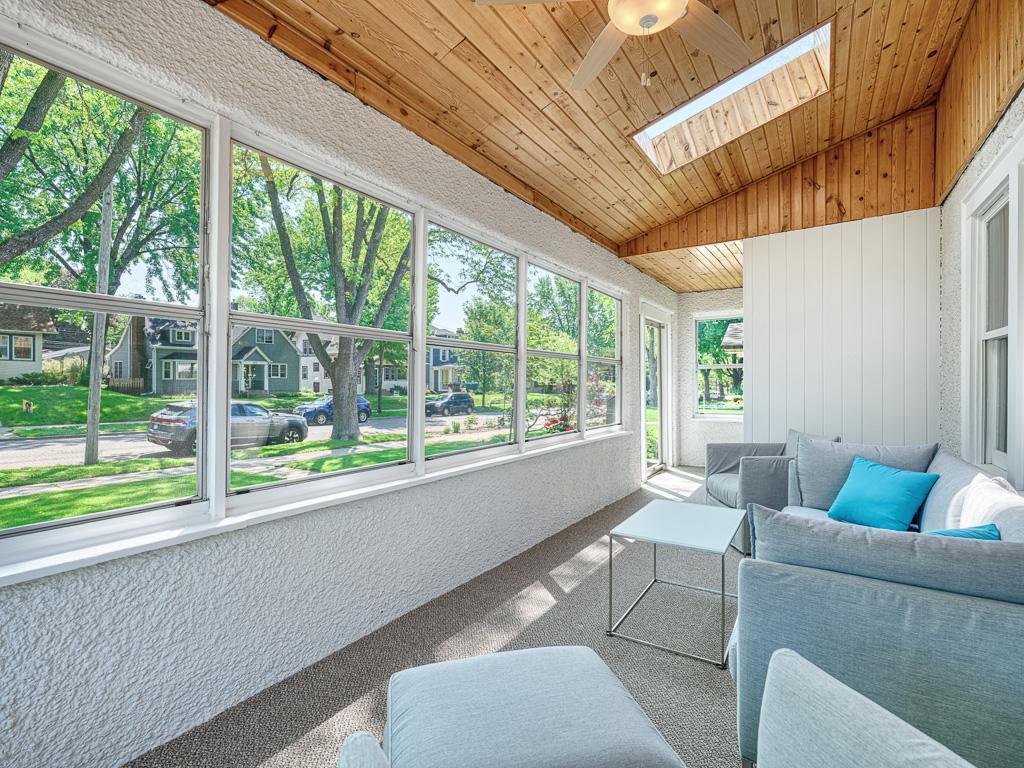 4926 Dupont Avenue S