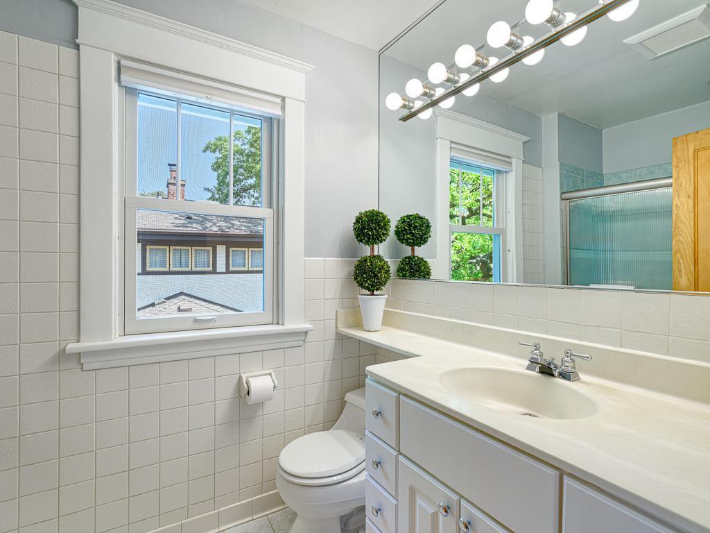 4926 Dupont Avenue S