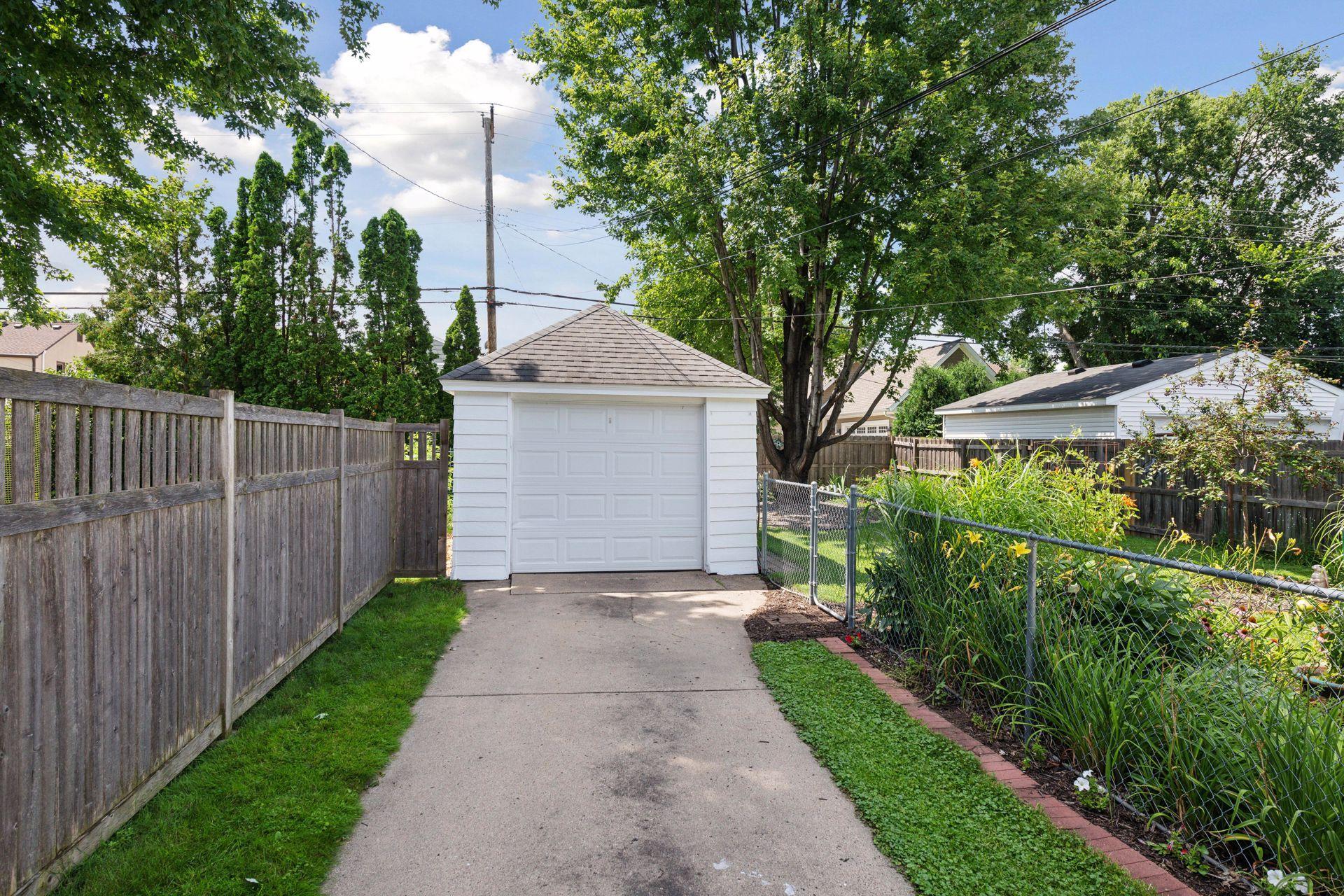 5432 Dupont Avenue S