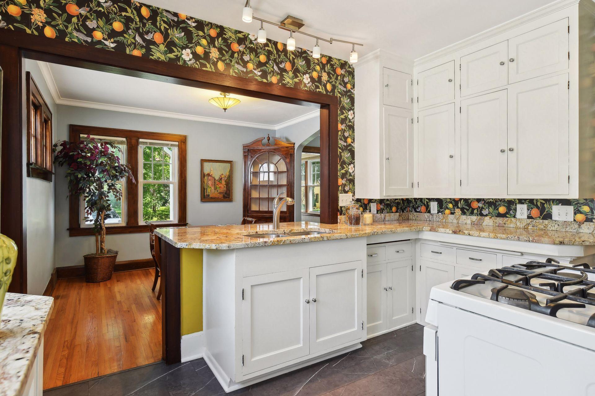 5432 Dupont Avenue S