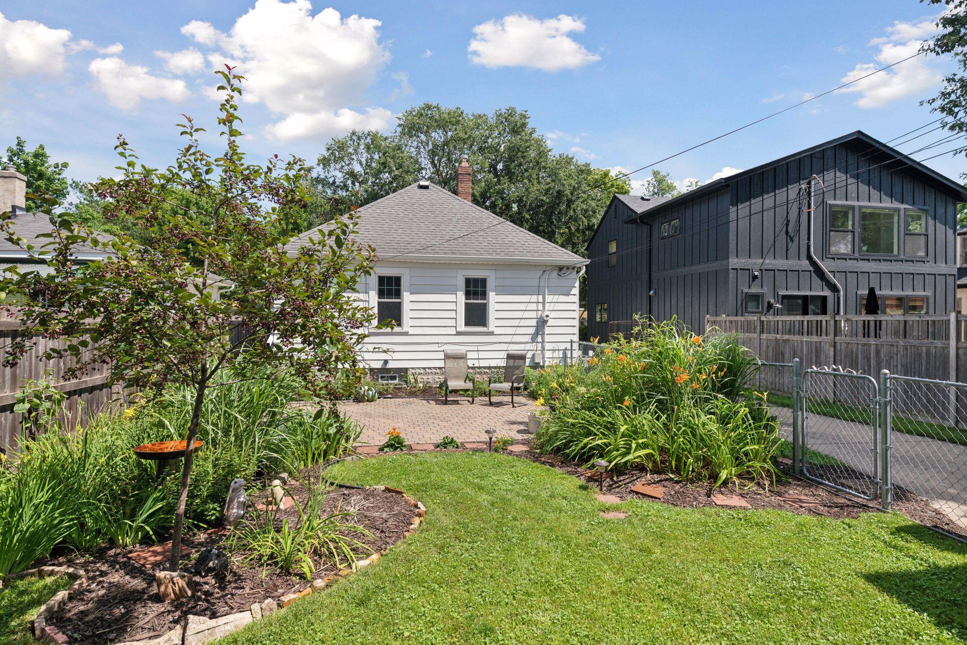 5432 Dupont Avenue S