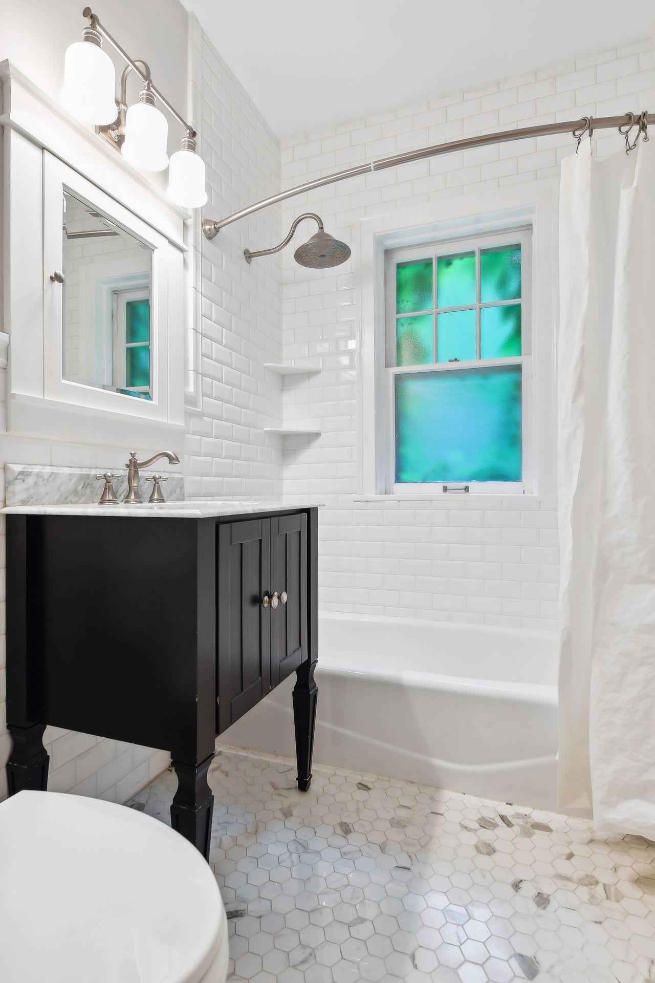 2519 Humboldt Avenue S Unit: 105