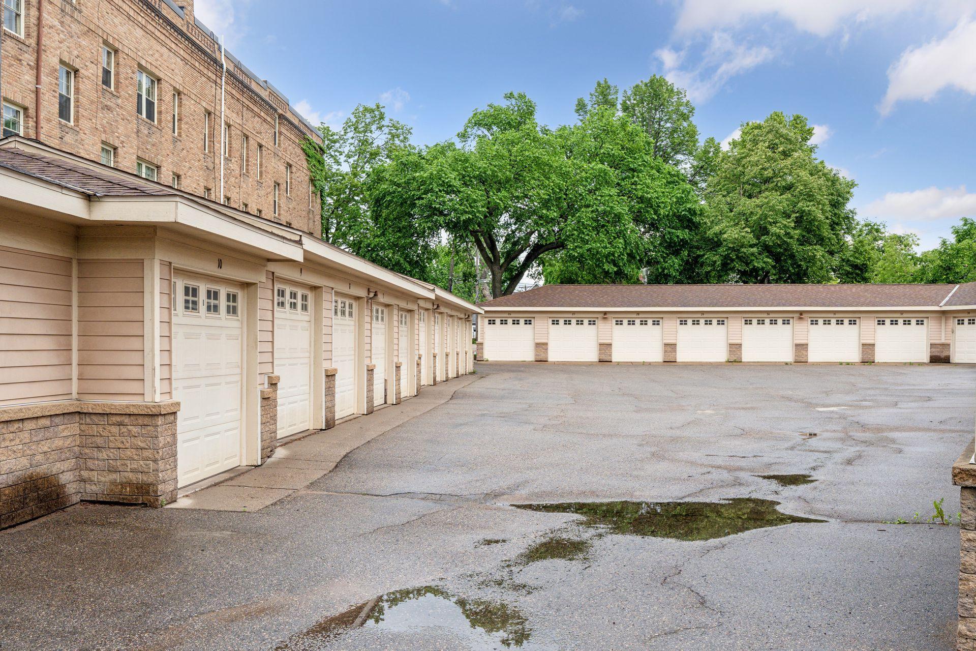 2519 Humboldt Avenue S Unit: 105