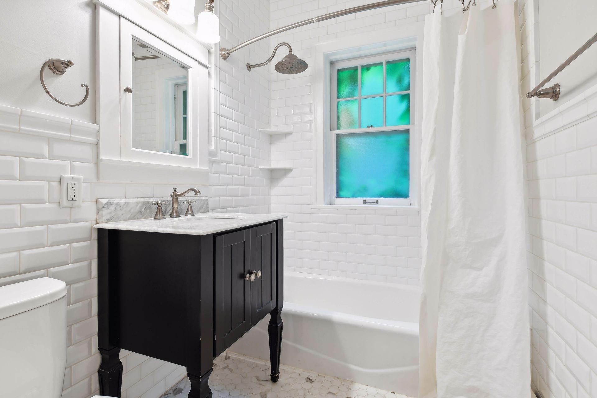 2519 Humboldt Avenue S Unit: 105