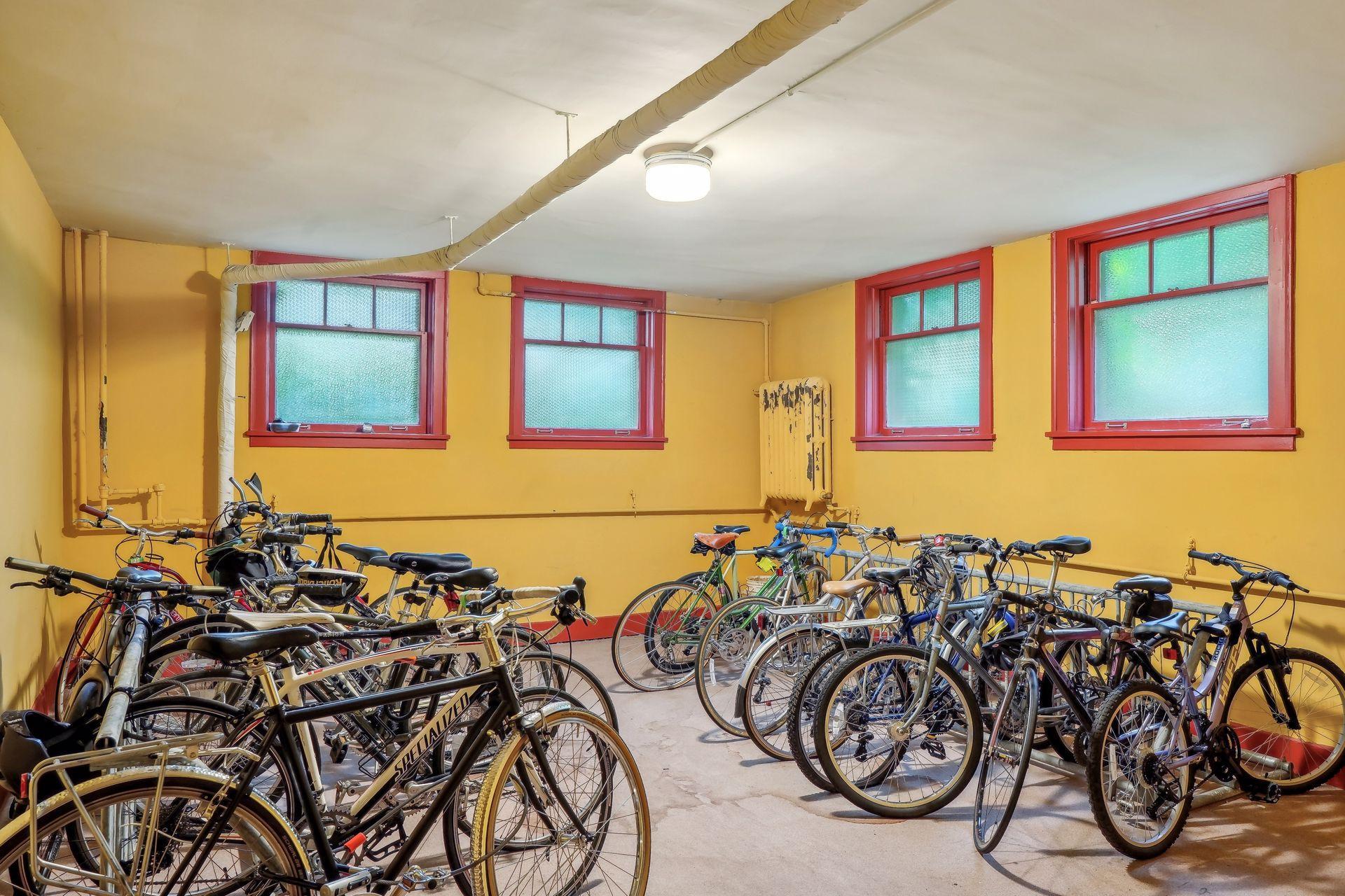 2519 Humboldt Avenue S Unit: 105