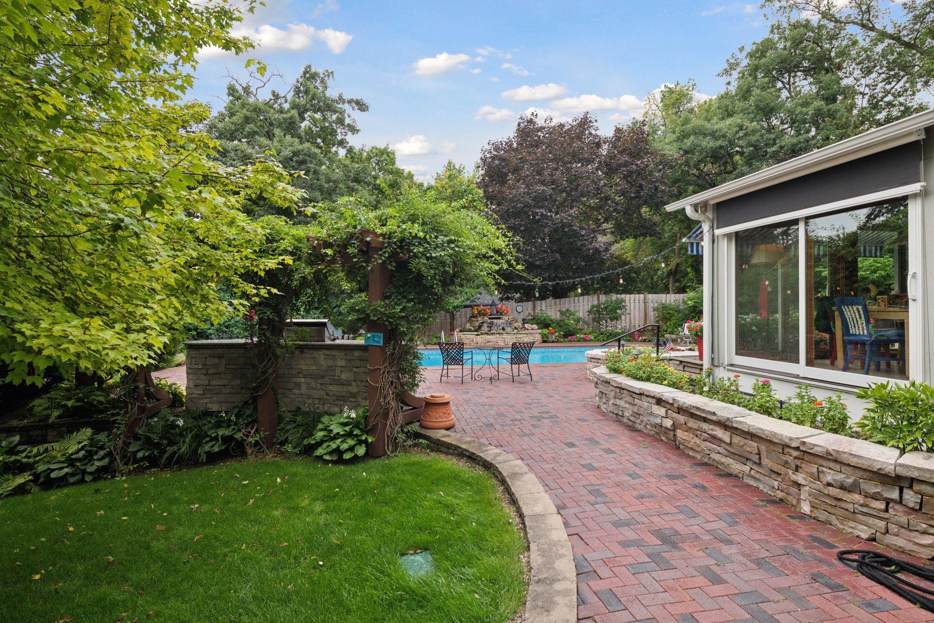 6401 Willow Wood Road