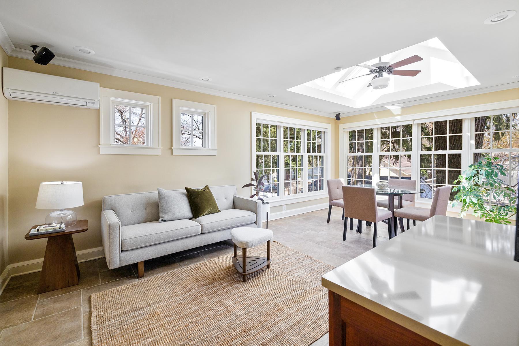 1118 W 53rd Street
