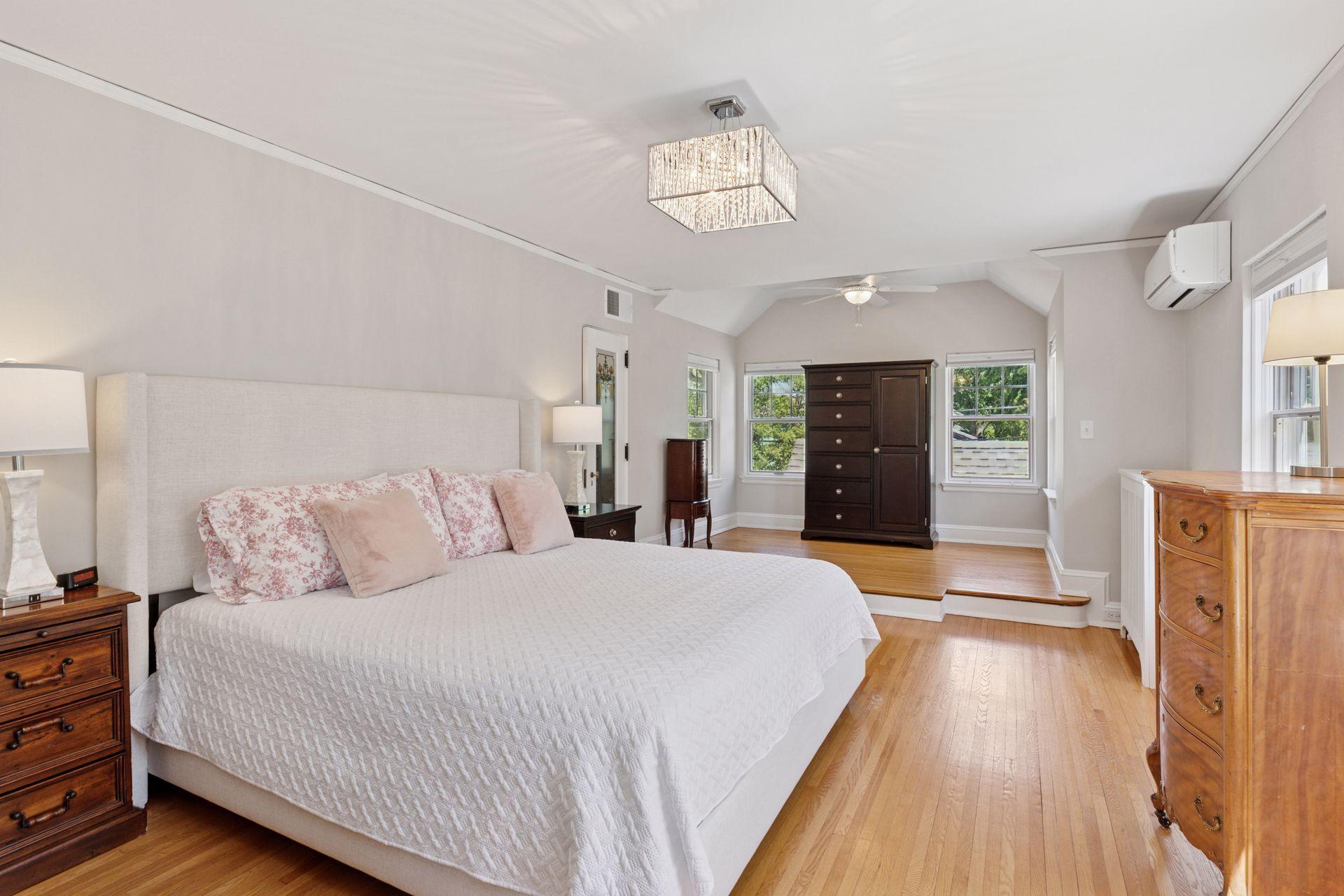 4201 Dupont Avenue S