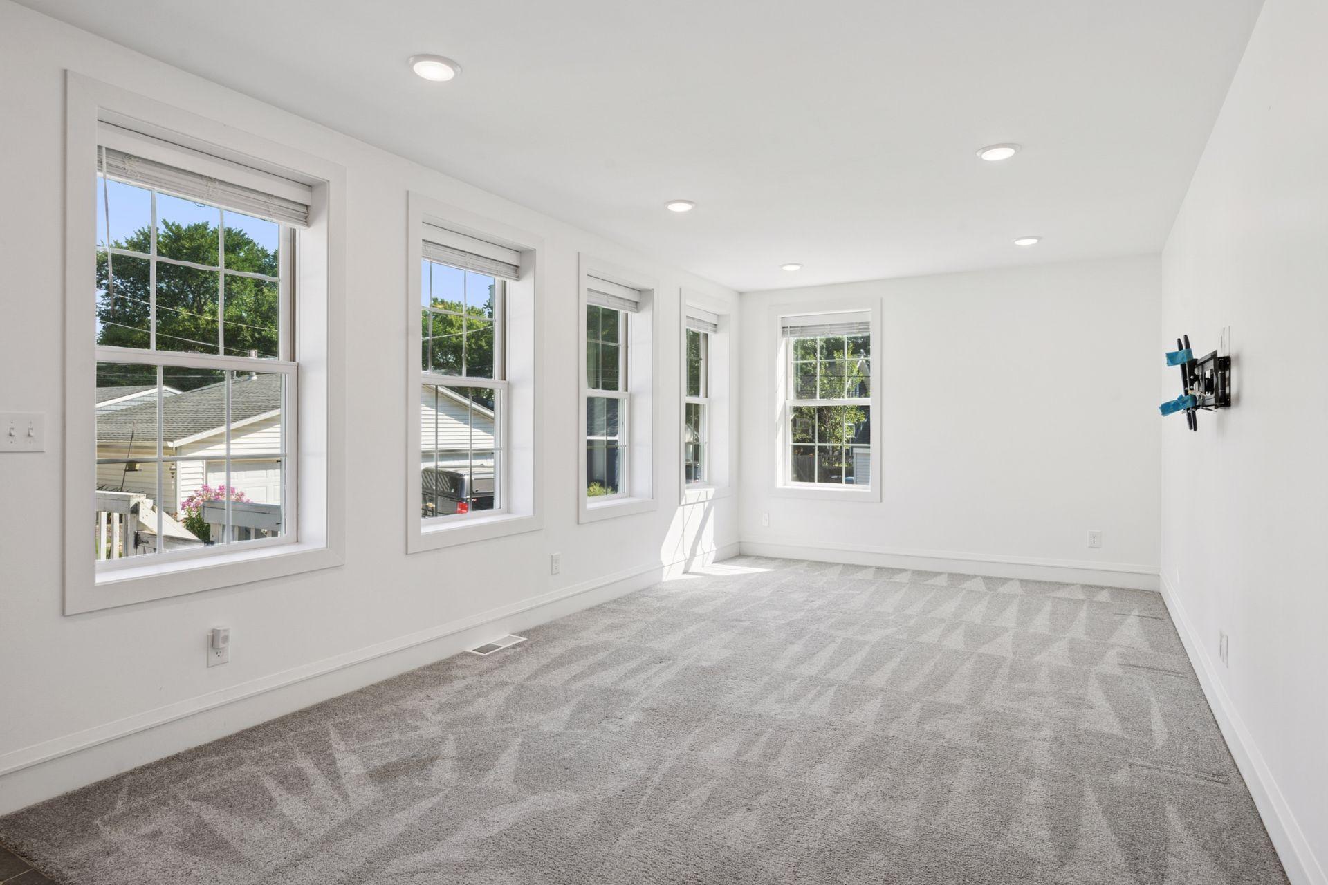 17 15th Avenue N