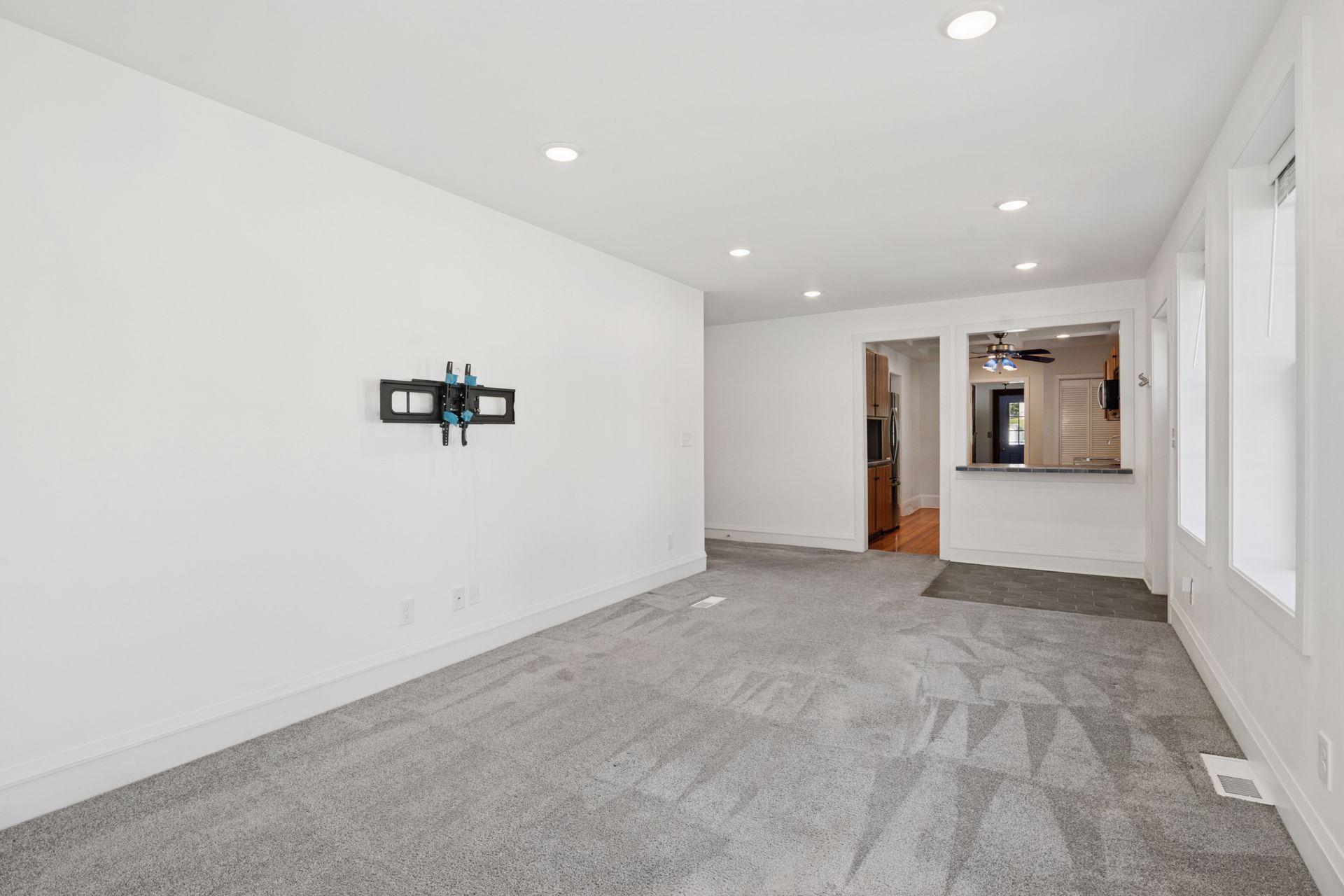 17 15th Avenue N