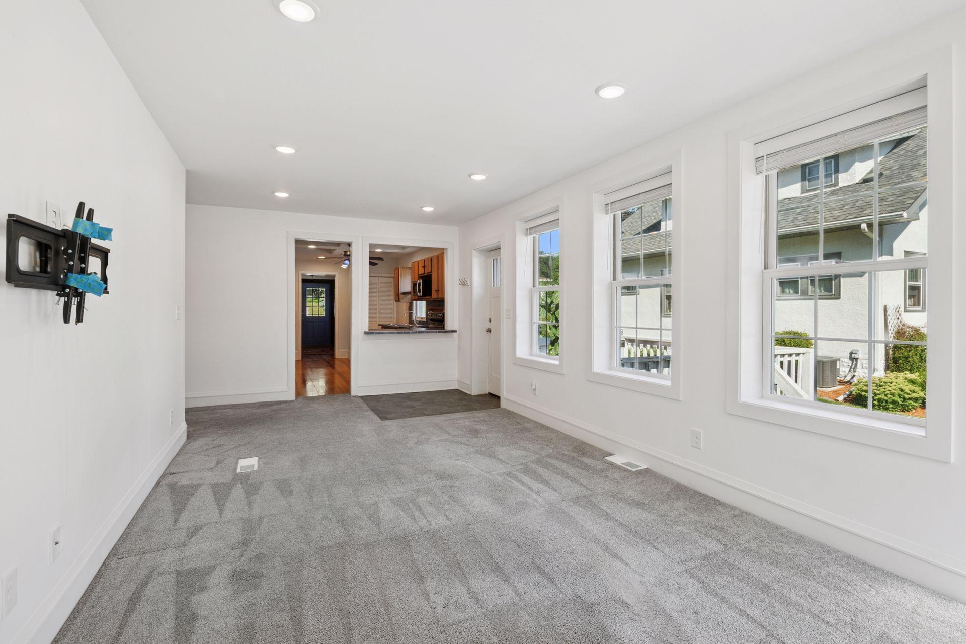 17 15th Avenue N