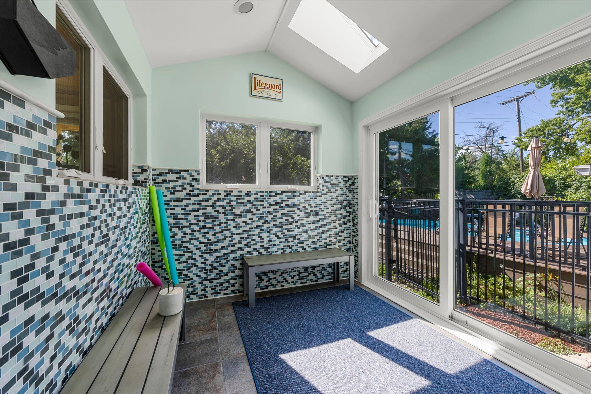 20 18th Avenue S
