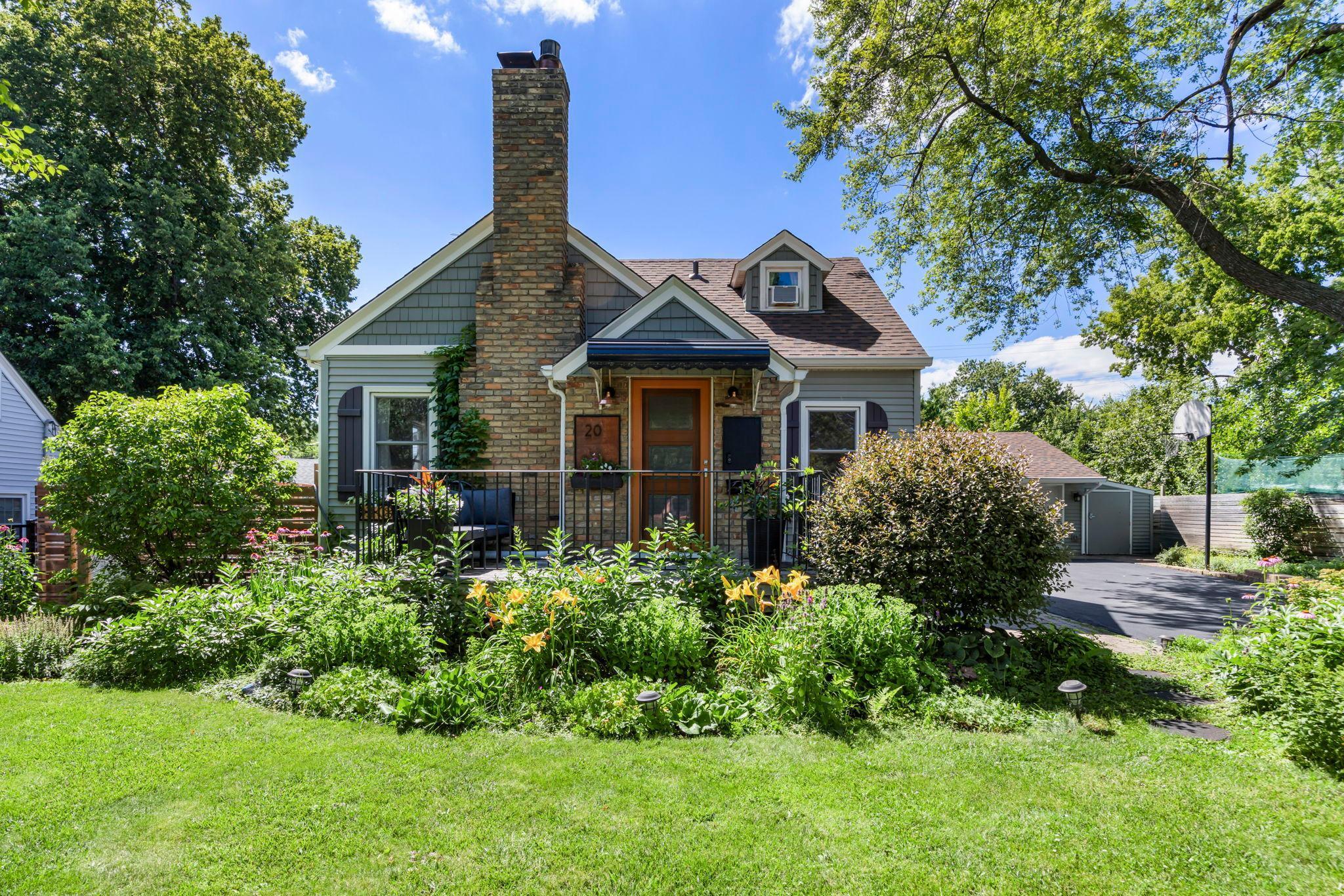 20 18th Avenue S