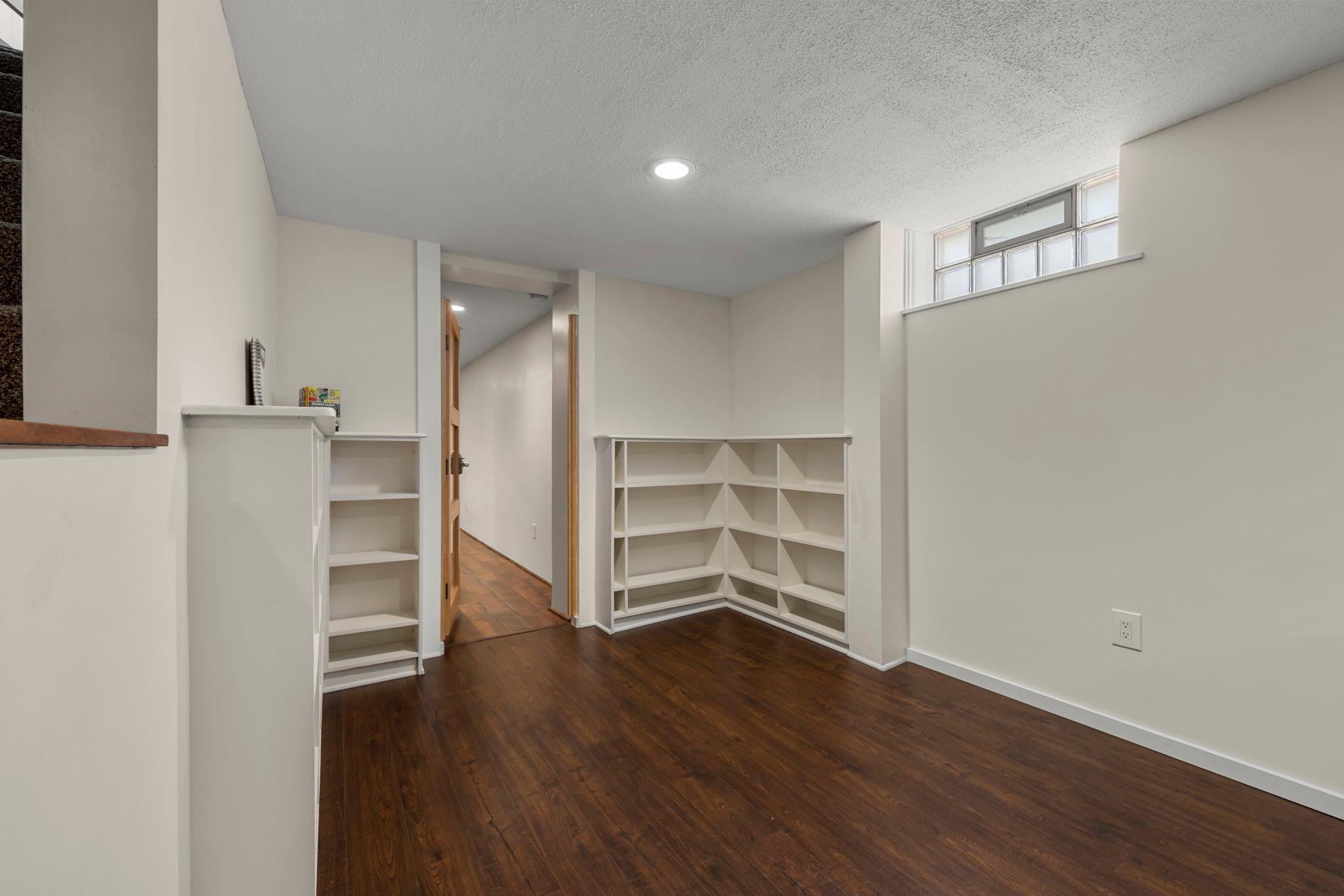 20 18th Avenue S