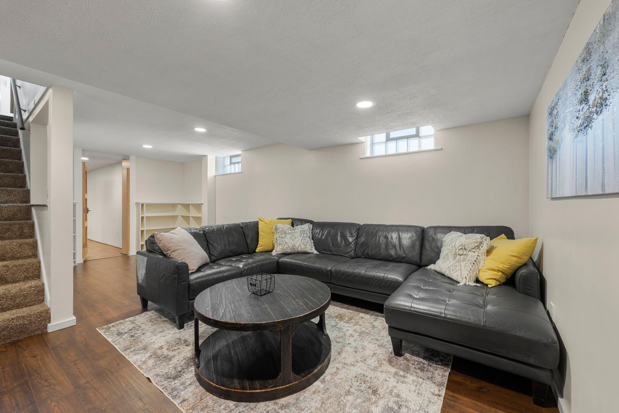20 18th Avenue S