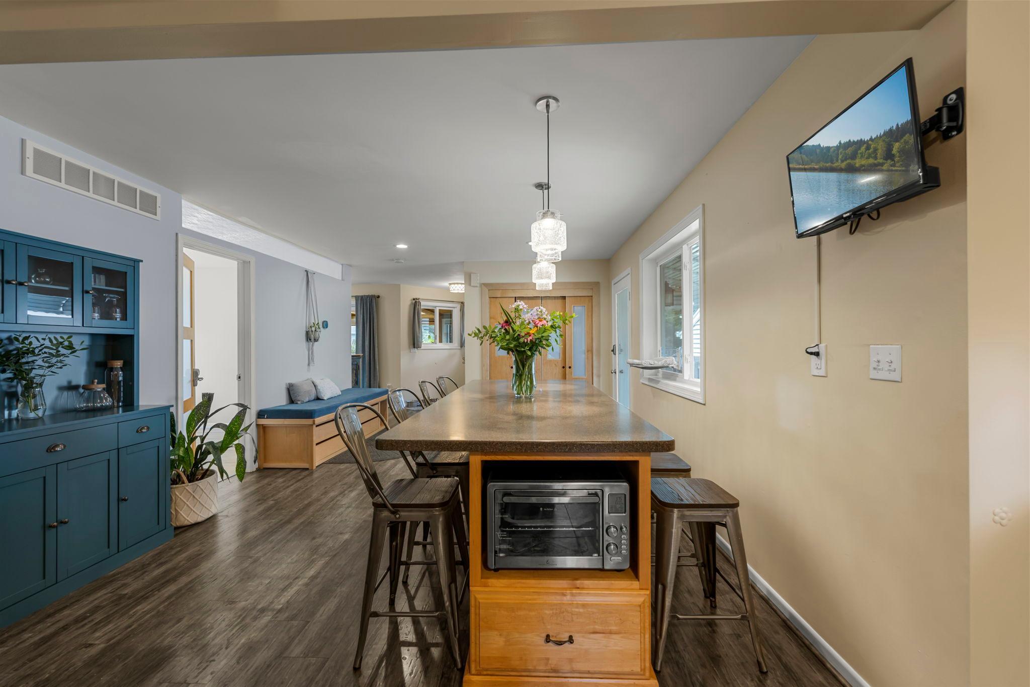 20 18th Avenue S