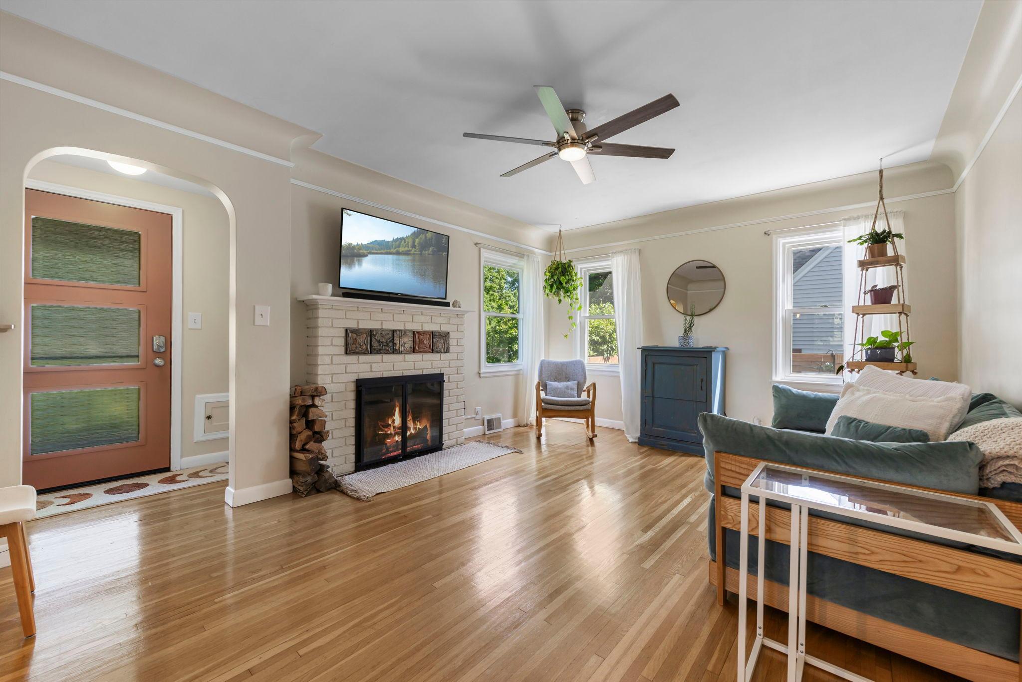 20 18th Avenue S