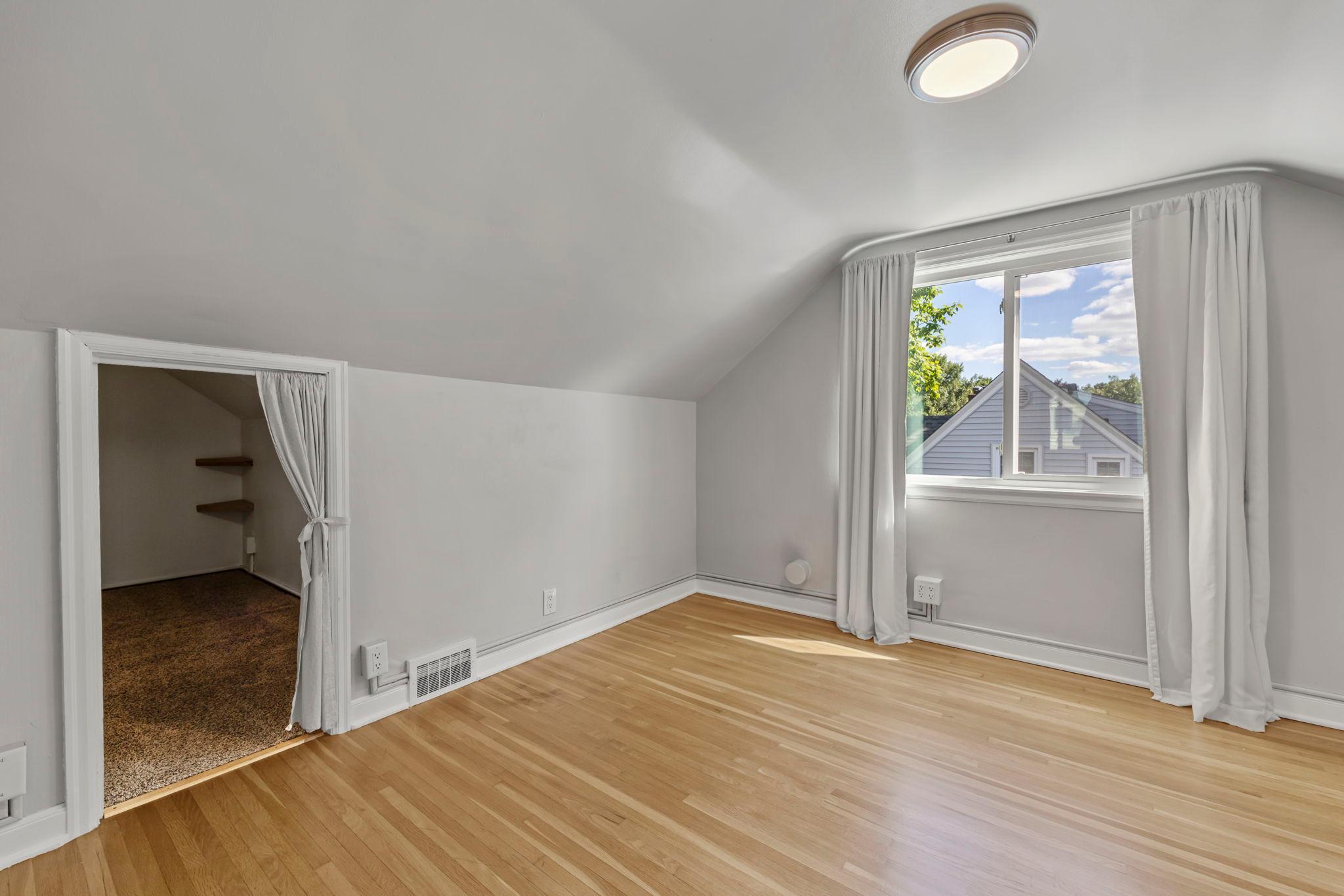20 18th Avenue S