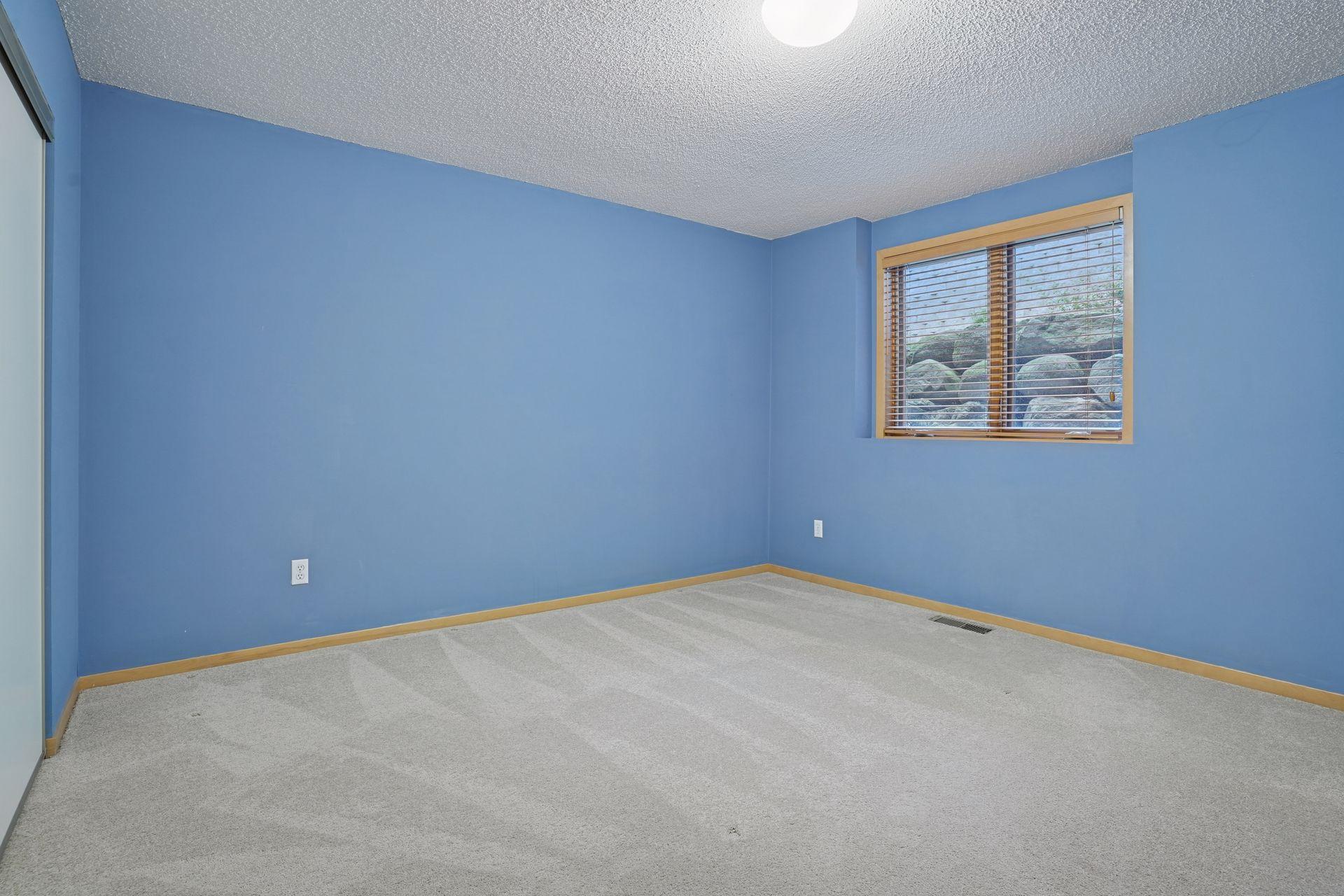 6520 Vernon Hills Road S