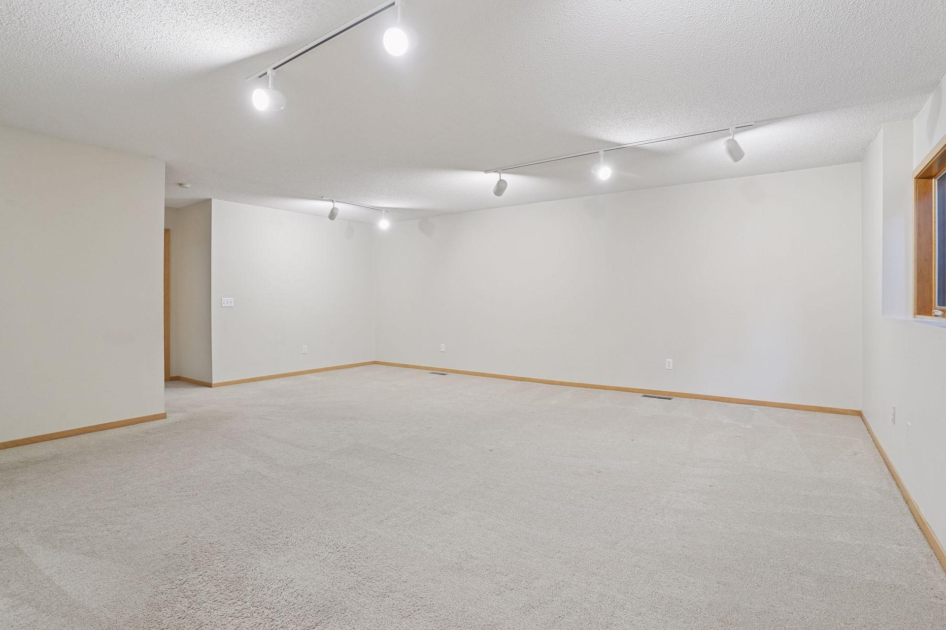 6520 Vernon Hills Road S