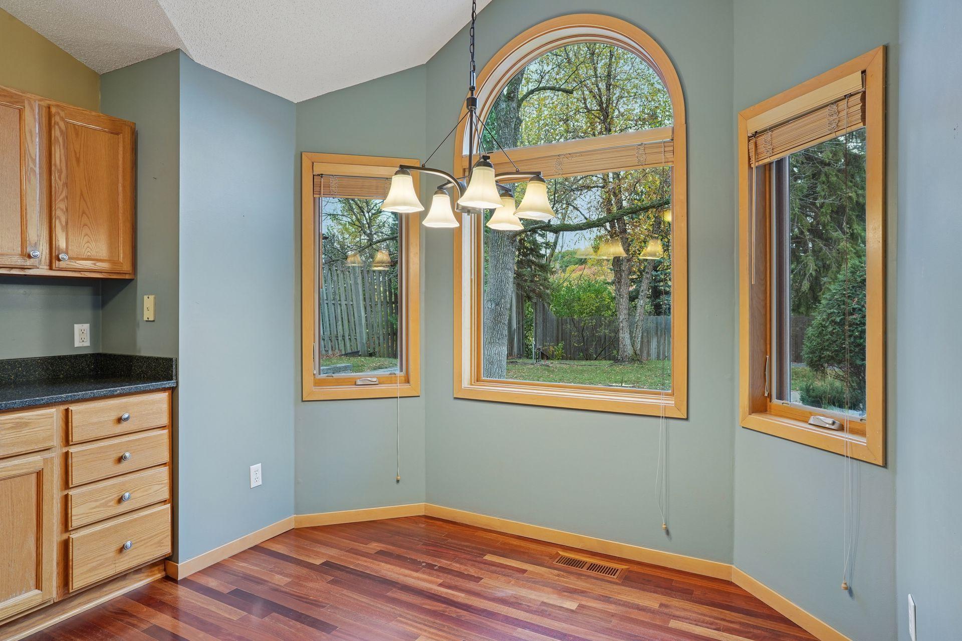 6520 Vernon Hills Road S