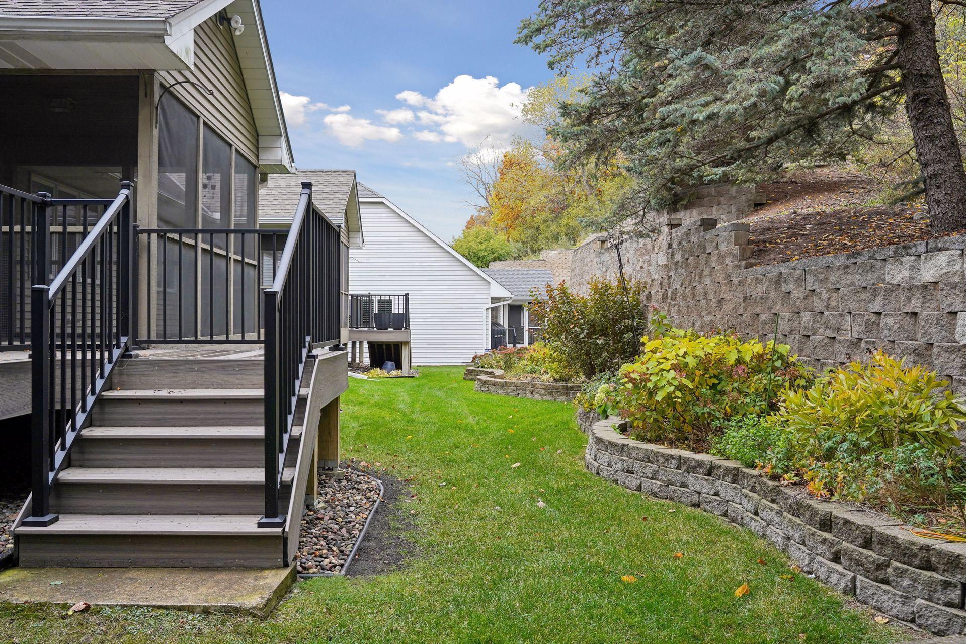 6520 Vernon Hills Road S