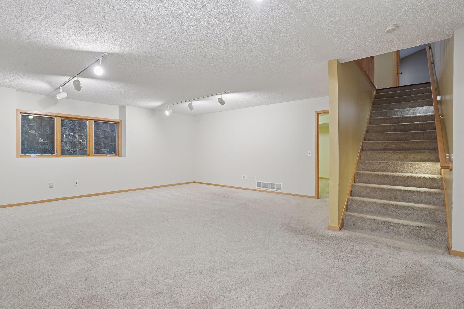 6520 Vernon Hills Road S