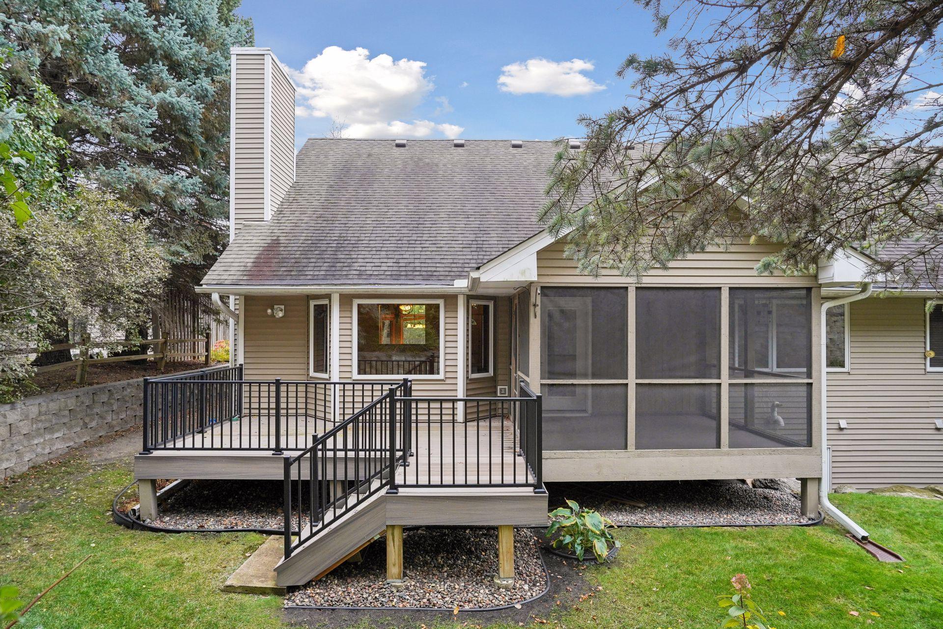 6520 Vernon Hills Road S