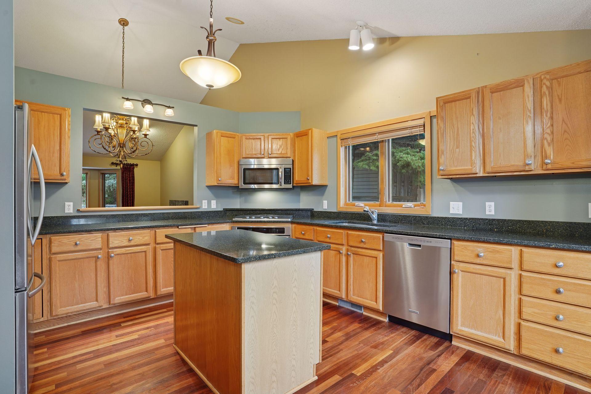 6520 Vernon Hills Road S