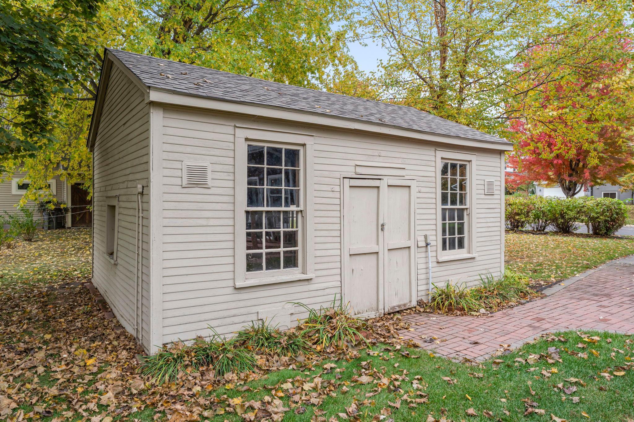 407 Turners Crossroad N