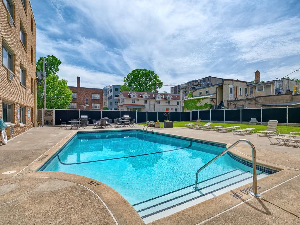 2727 W 43rd Street Unit: 409