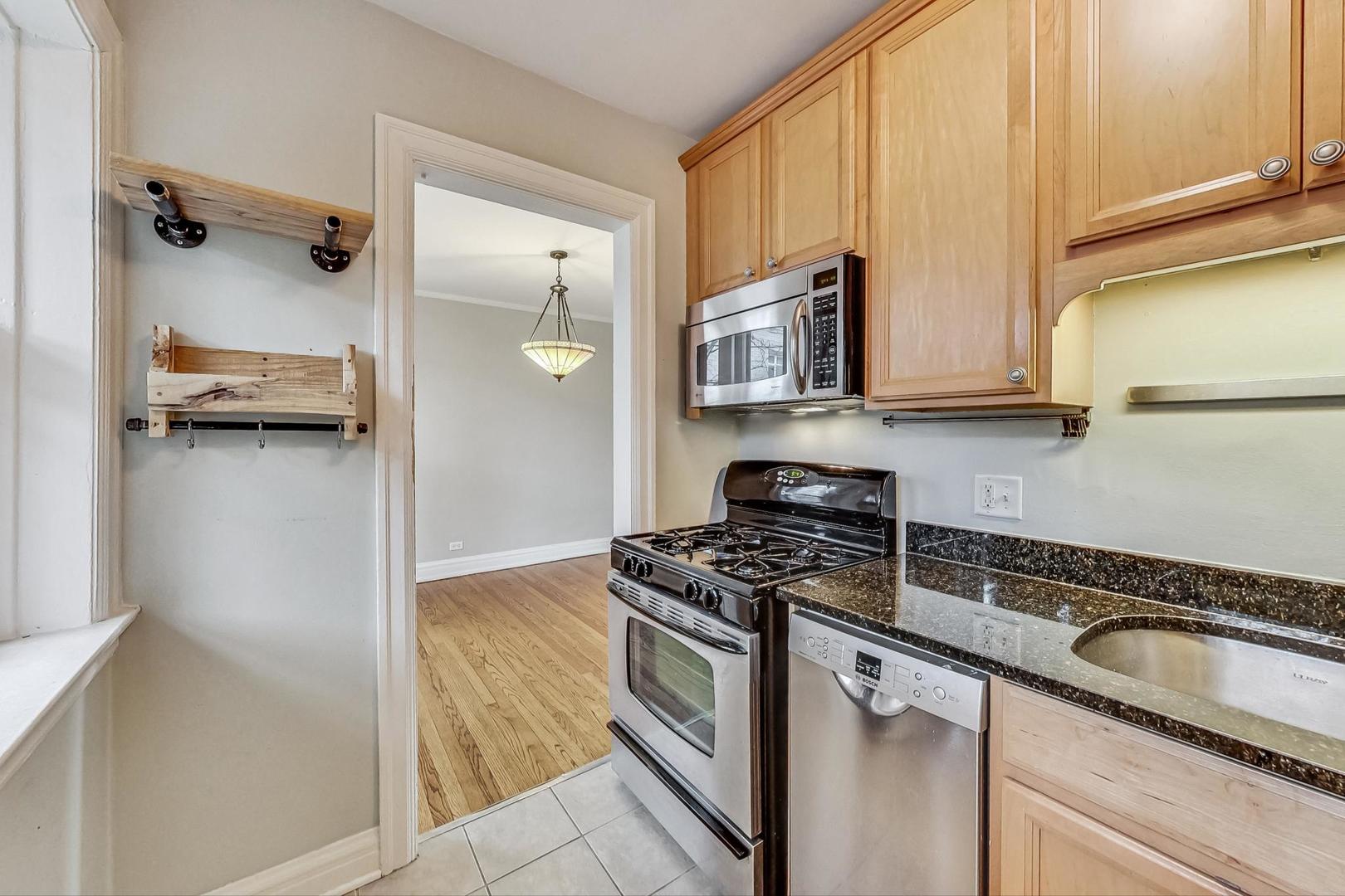 1136 Ontario Street Unit: 1D