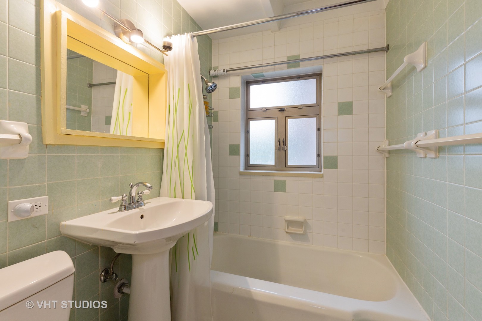 1864 Sherman Avenue Unit: 3NE