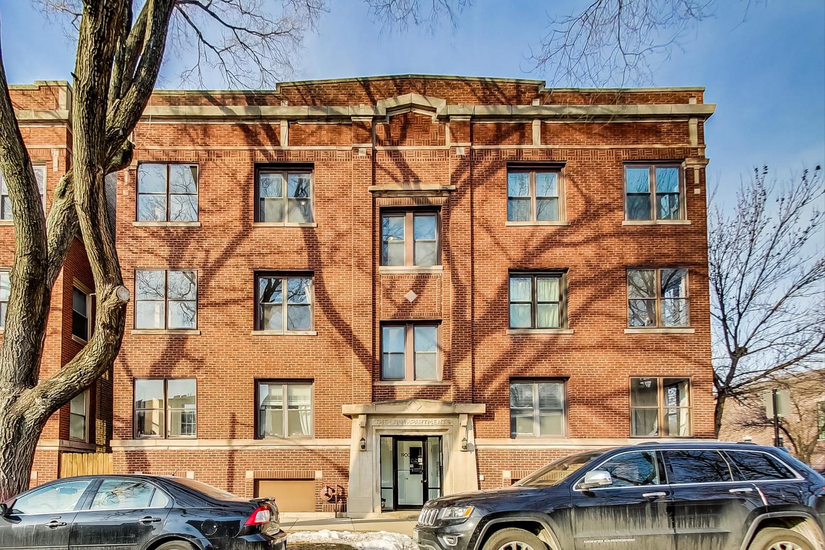 1902 W Byron Street Unit: 3