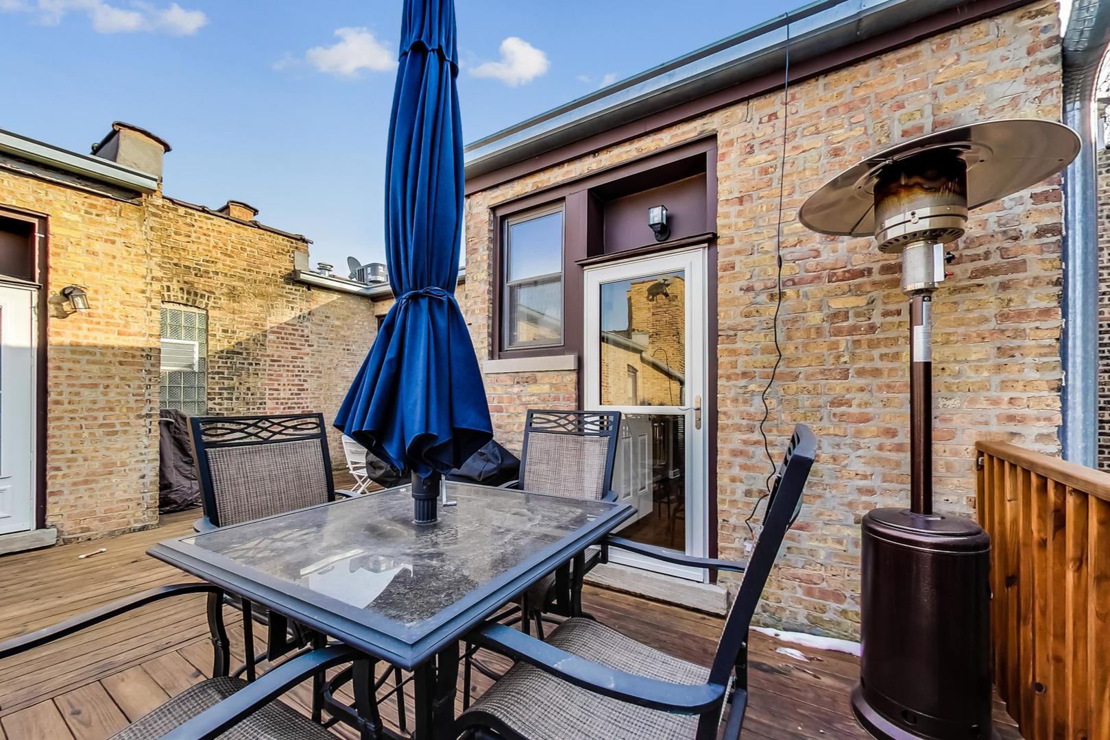 1902 W Byron Street Unit: 3
