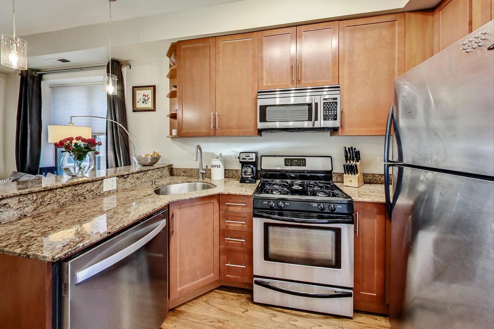 1902 W Byron Street Unit: 3