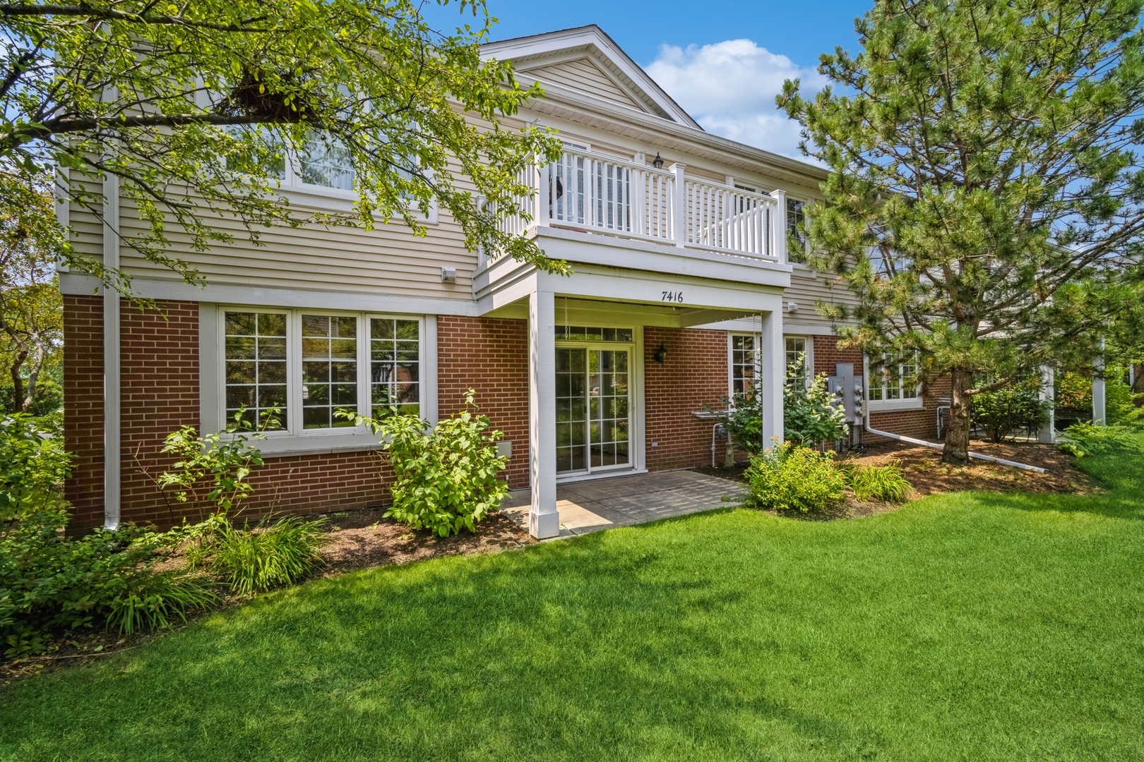 7416 N Lincoln Avenue N Unit: B